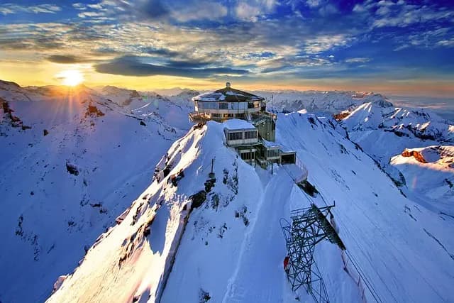 10 Amazing World Travel Destinations to Explore