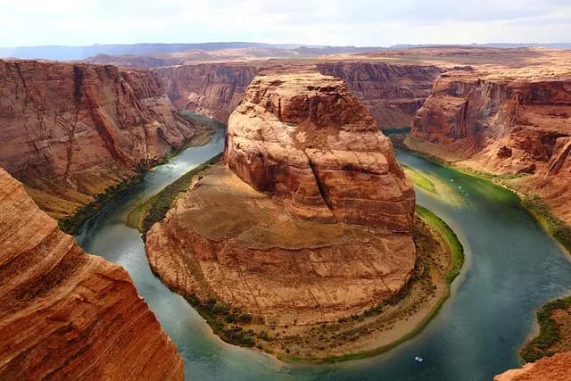 Top 10 Scenic Travel Destinations to Experience