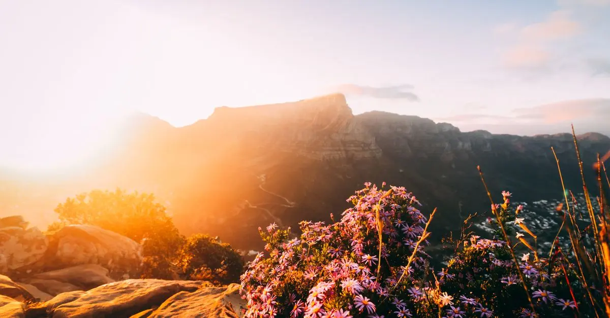 10 Amazing World Travel Destinations to Explore