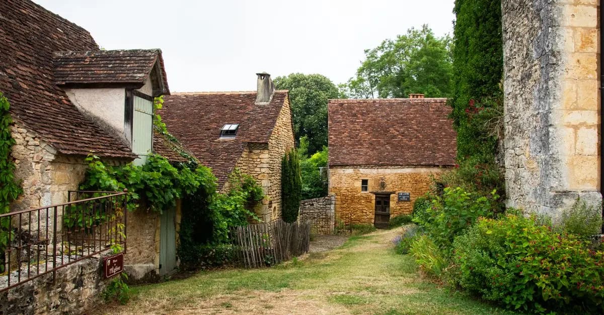 A Comprehensive Guide to Hidden Travel Gems Around the World