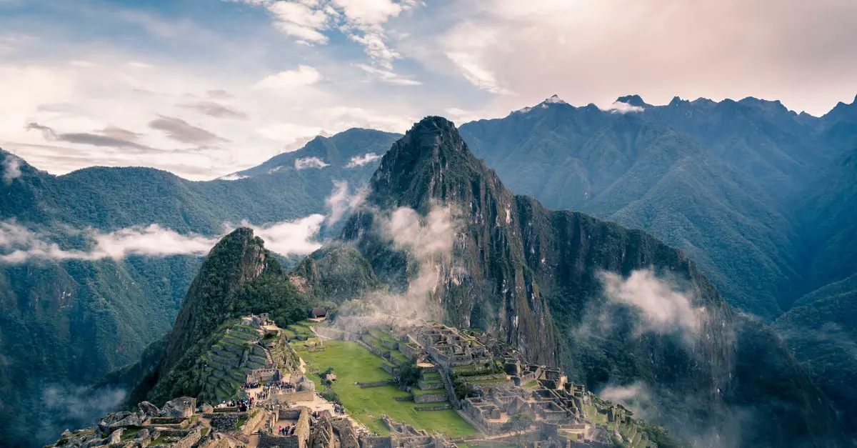 10 Timeless World Travel Destinations You Must Visit