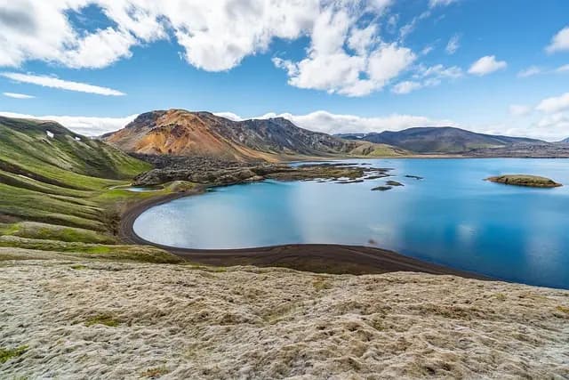Top 10 Unique Travel Experiences You Should Try